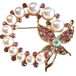 Pink Brooch Pin Faux Pearl Rhinestone Butterfly Gold Tone Wreath Gift Box